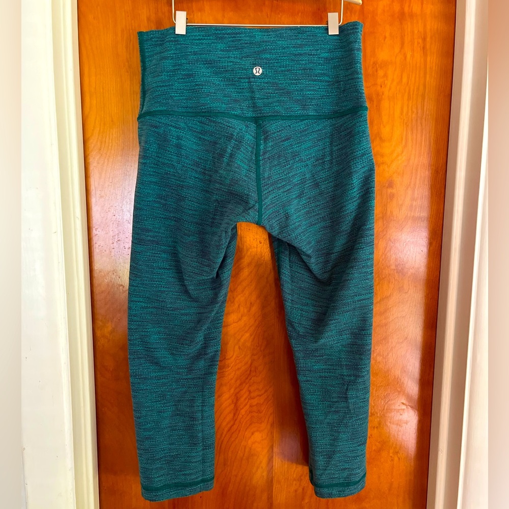 Cropped lululemon yoga leggings